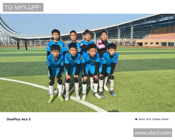 足球型男的魅力与风采如何在绿茵场上绽放出无限光彩